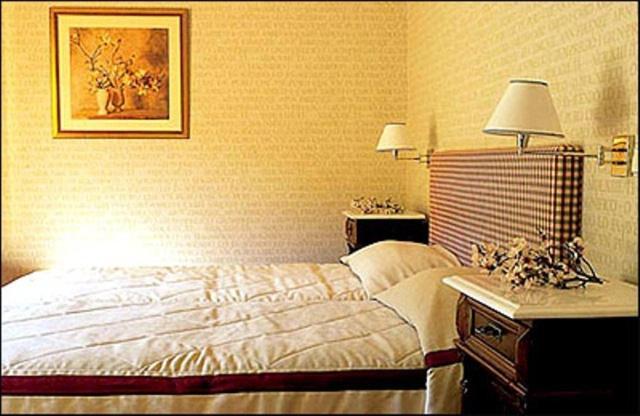 Rocabella Hellinikon Country Hotel Exterior photo